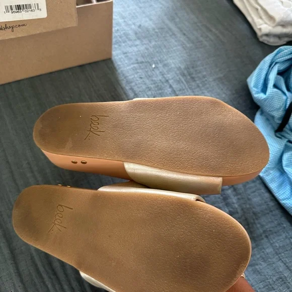 Beek Gold and Tan Pelican Sandals for Women size 6 - Picture 4 of 4